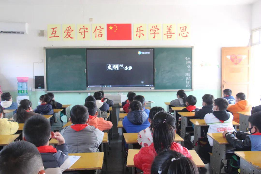 犀牛森林大逃生